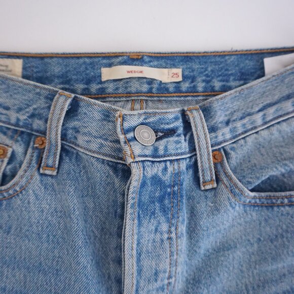 Levi’s Wedgie Fit Jeans Light Wash Straight Waterless 100% Cotton Denim 25 - Picture 9 of 14